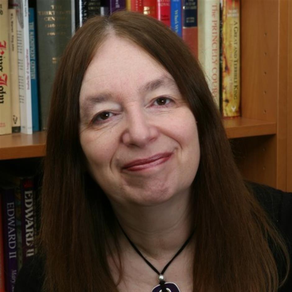 Alison Weir: Secrets, Queens and Tudor Power