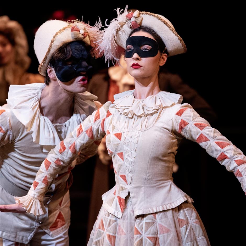 Royal Ballet & Opera  - The Nutcracker (Ballet)